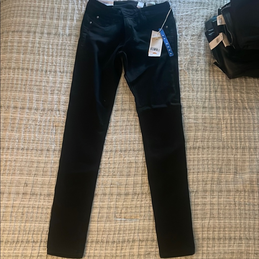 H&M Black Skinny Jeans for Women